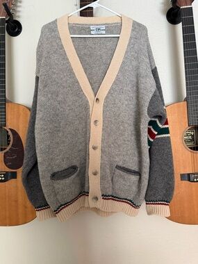 Vintage United Colors of Benneton Shetland Wool Cardigan Made in Italy unisex